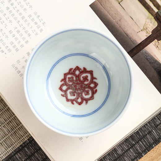 青花釉里红连理枝卧足杯 商品图4