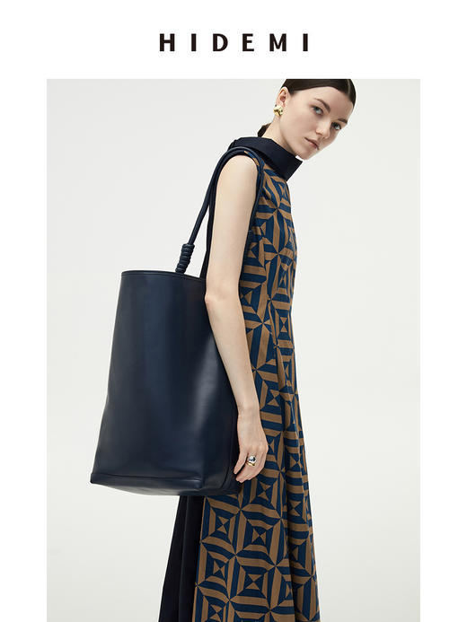 HIDEMI设计感水桶包大号 卡其/藏蓝 商品图2