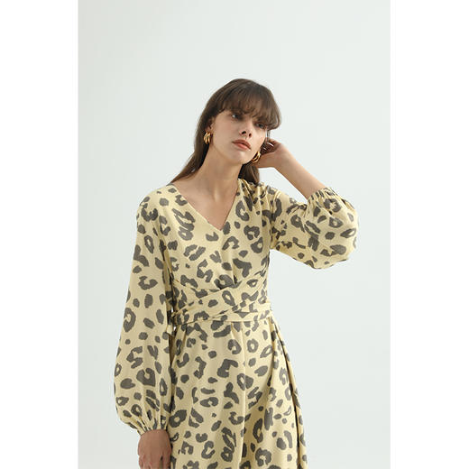 HeyDress豹纹V领连衣裙女收腰显瘦气质中长裙复古灯笼袖裙子 商品图0