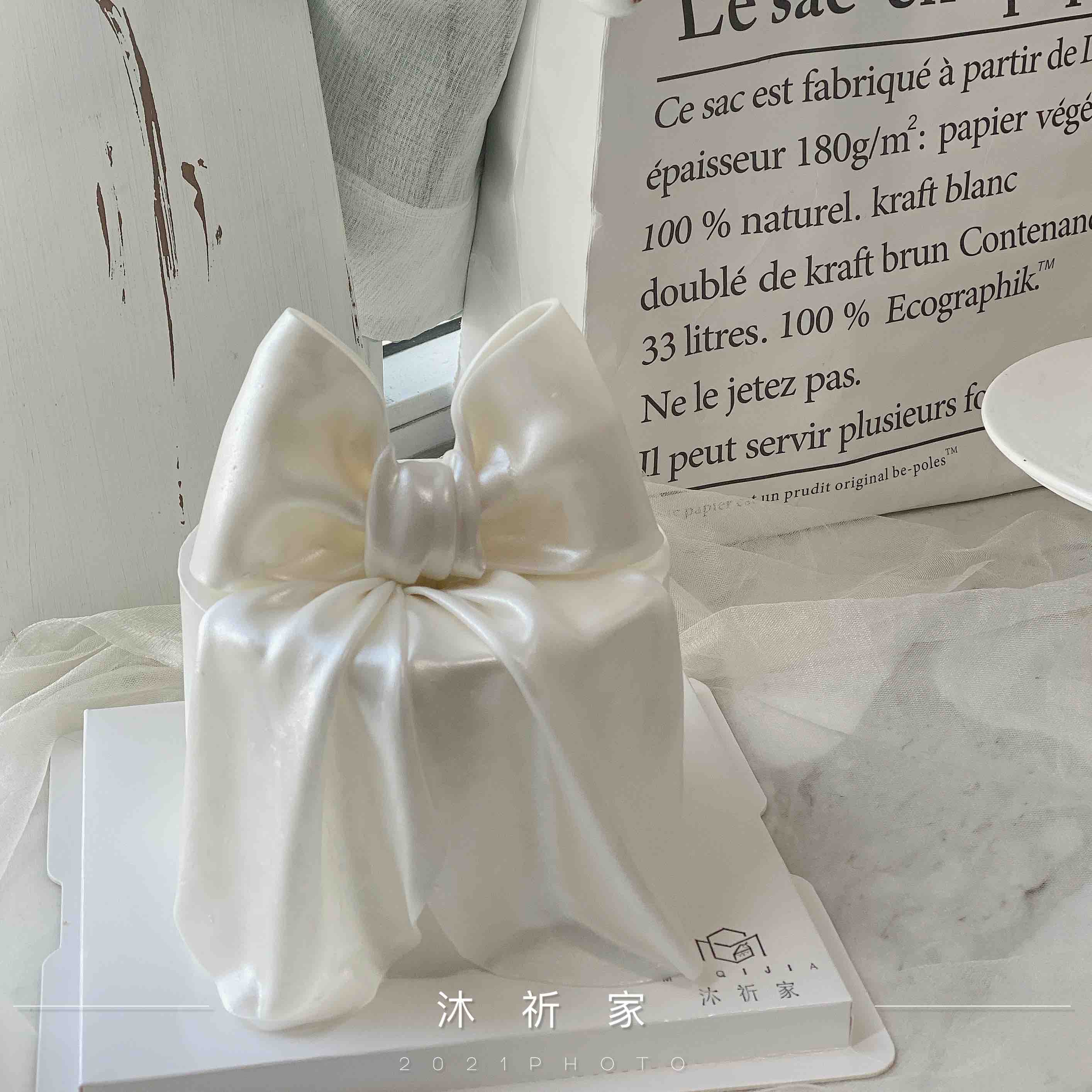 珠光绸缎蝴蝶结