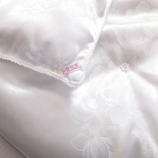 【紫韵家纺】莱赛尔金典蚕丝被形象银色方形盒 商品图4