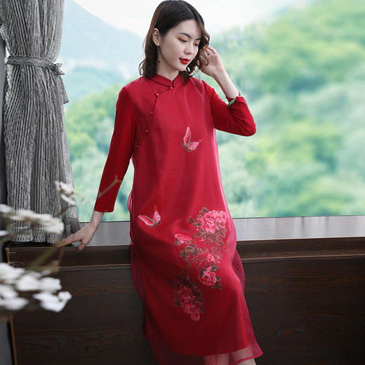 上海旗袍厂KDS-2167主推款喜婆婆酒红色婚宴装2021秋冬中国风宽松显瘦长袖裙子 商品图3