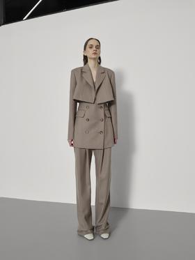 假两件双排扣西服