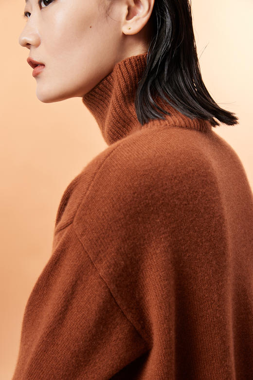  樽领宽松羊绒针织女套衫 SJF93W418N 商品图3