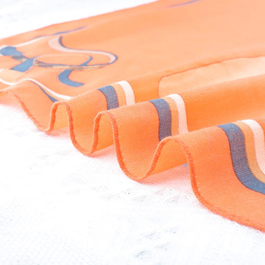 DA*S韩系时尚前为摩登风格小清新百搭时尚印花羊毛围巾 WXWD19001G 商品图2