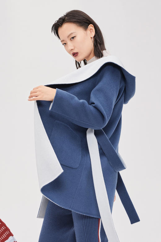 连帽中长款水波纹羊绒呢女大衣 SJF18W721B 商品图2
