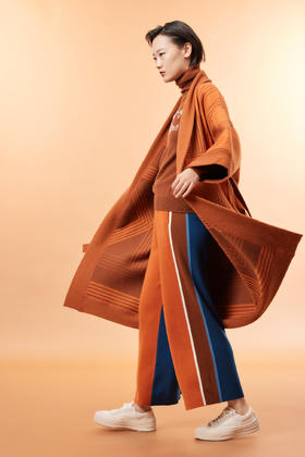  青果领羊绒提花大衣 SJF93W415N