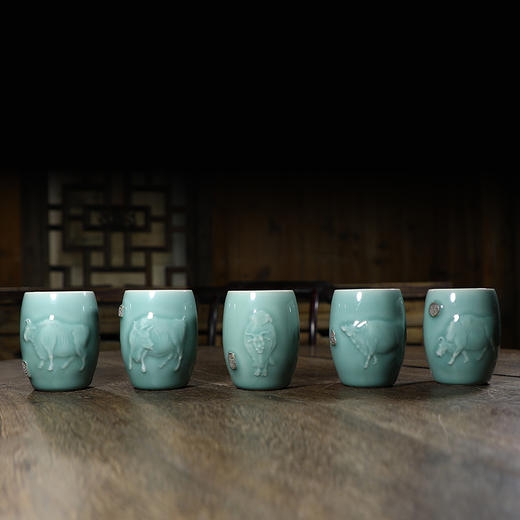 青瓷水杯茶杯陶瓷浮雕牛主人杯家用功夫茶具品茗杯创意手工礼盒装 商品图2