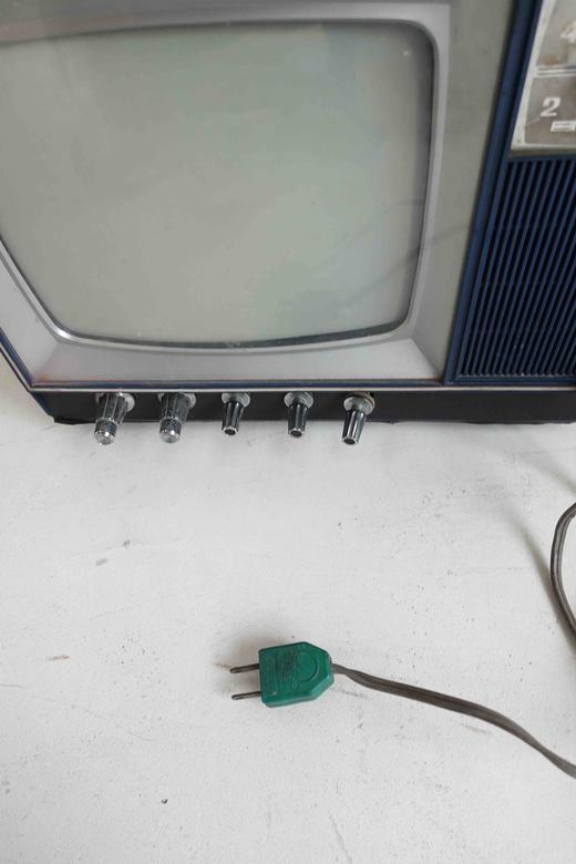 【瑕疵特价】国产蓝色老电视机 商品图2