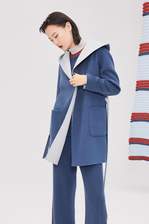  连帽中长款水波纹羊绒呢女大衣 SJF18W721B 商品图0