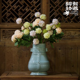 青瓷摆件|夔龙纹贯耳瓶|仿古工艺品|龙泉青瓷|收藏品|省大师作品