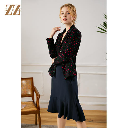 佐尔美2021秋季新款 宫廷风V领修身短款外套女E13SY30 商品图1