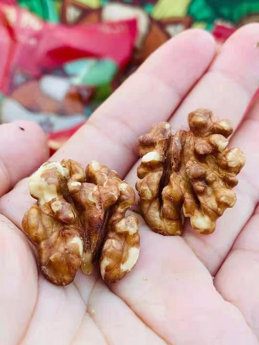 【新疆奶香纸皮熟核桃】1000克/礼盒，独立小包装 商品图1