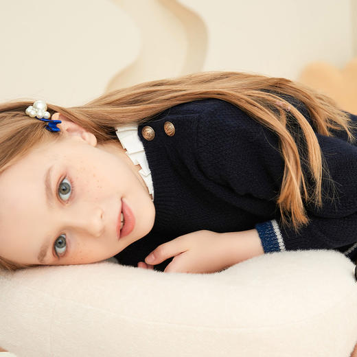 【女童条纹撞色羊绒衫】羊绒世家女童新品100%山羊绒衫时尚纽扣装饰条纹毛衣 商品图2