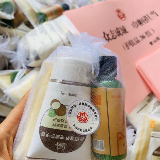 十年口碑面霜级50克椰奶细润护手霜 政府部门集采单品 限定椰奶香温柔舒服 滋养细腻柔润保湿 向日葵油、椰子油、VE油（生育酚乙酸酯） 、麦芽油、酵母菌发酵产物 商品图5