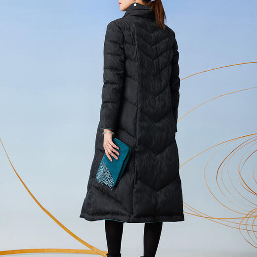 TANGY Collection/天意精品2021年秋冬新品莨绸植物染鹅绒羽绒服 商品图2