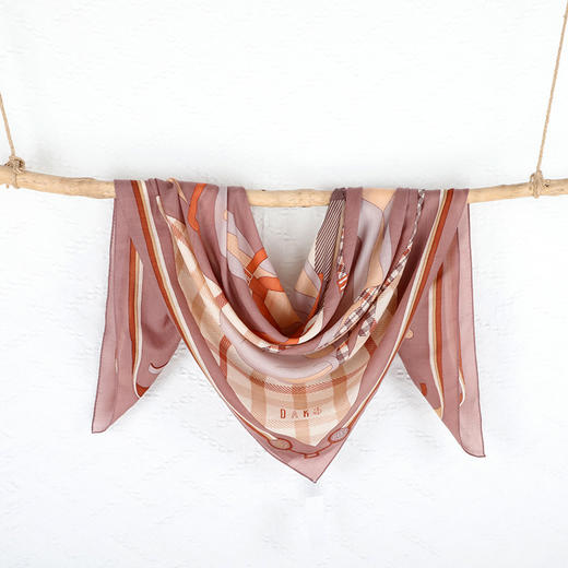 DA*S韩系时尚前为摩登风格小清新百搭时尚印花羊毛围巾 WXWD19001F 商品图1