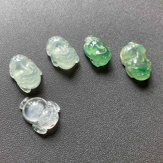 冰种翡翠金蟾貔貅戒面若干 商品图2