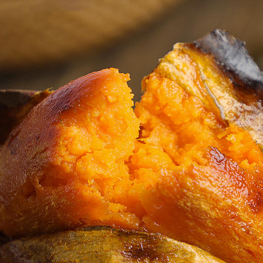 烟薯来袭  适合烤制，软、糯、香、甜！ 烤出来爆浆，  香甜软糯，口感细腻 吃上一口，软糯的薯肉，香甜的味道顺着食道轻轻地往下滑，满足感爆棚啊！ 商品图7