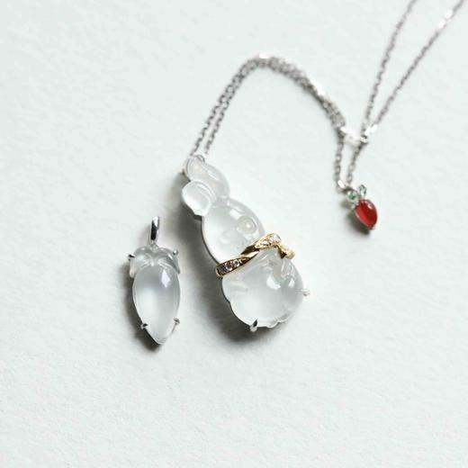 玻璃种翡翠兔兔套装项链18k白金镶嵌 商品图3