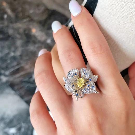 「繁花」浓彩黄水滴黄钻戒指 商品图3