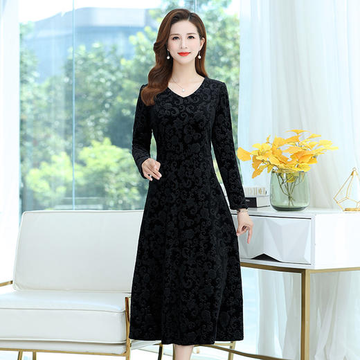 大码宽松遮肉显瘦裙中年妈妈春秋冬季金丝绒连衣裙长款过膝 ZQ9918 商品图3