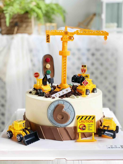 男孩子铲车主题蛋糕搭配杯子组合，同主题配饰随机搭配，下单可联系客服，提前24小时下单 商品图0