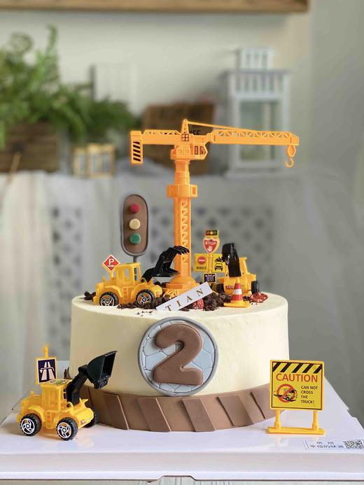 男孩子铲车主题蛋糕搭配杯子组合，同主题配饰随机搭配，下单可联系客服，提前24小时下单 商品图1