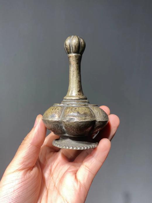 青铜鎏银錾花瓜棱直颈净水瓶，顺丰包邮 商品图8