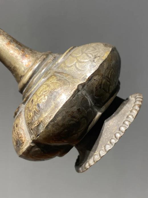 青铜鎏银錾花瓜棱直颈净水瓶，顺丰包邮 商品图6