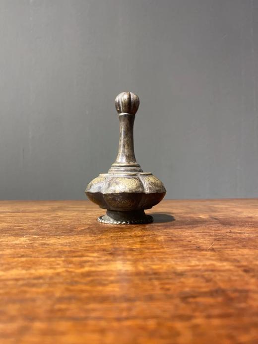 青铜鎏银錾花瓜棱直颈净水瓶，顺丰包邮 商品图1