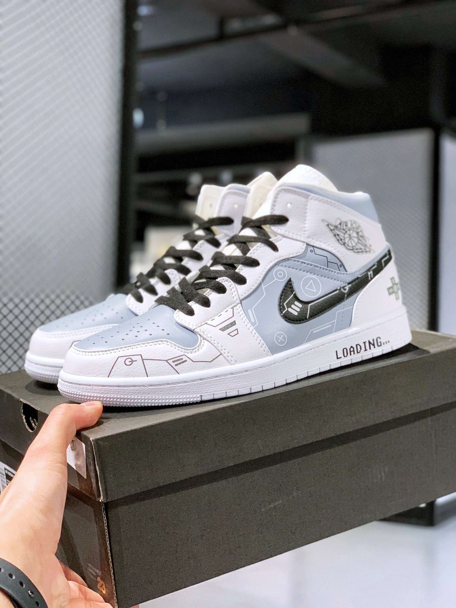 【 电玩系列】天猫正品 air j0rdan 1 mid aj中帮篮球鞋 原装原模大底