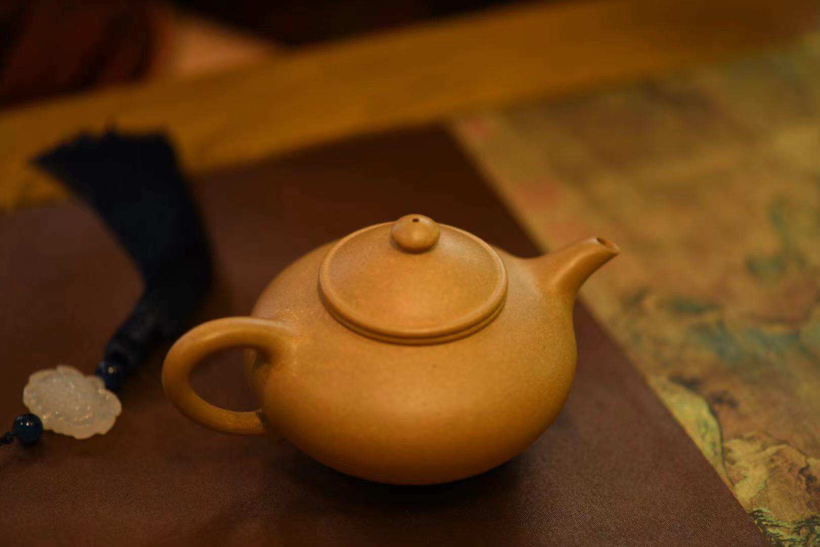 灵芝壶  金黄段  180cc  特价1600 紫砂壶