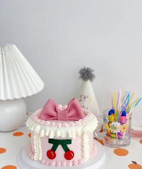 复古裱花翻糖小樱桃造型蛋糕