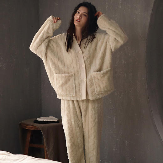 新款睡衣女秋冬款珊瑚绒加厚家居服春秋季女士可外穿套装 商品图2