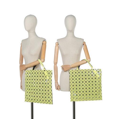 【国内现货】Issey Miyake/三宅一生 2021款 女士PVC十格手提单肩包 BB16 AG513 商品图4