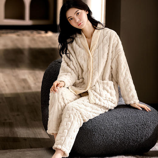 新款睡衣女秋冬款珊瑚绒加厚家居服春秋季女士可外穿套装 商品图1