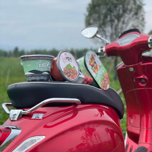 云南纳家营清真自热红烧牛肉米饭望三海清真食品（满50包邮） 商品图1