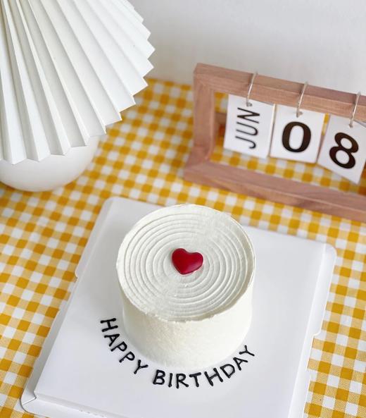 纯白爱心表白蛋糕 商品图1