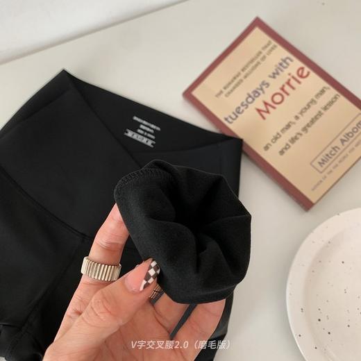 【超级显“瘦”】秋冬交叉腰健身瑜伽提臀芭比裤显高显瘦提臀收腹加大码V腰鲨鱼裤黑色打底裤女外穿 商品图6