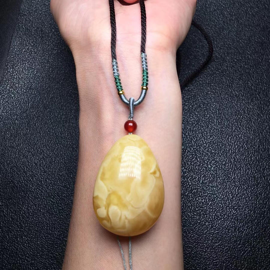 俄料白花蜜妖花蜜蜡吊坠 12.57g