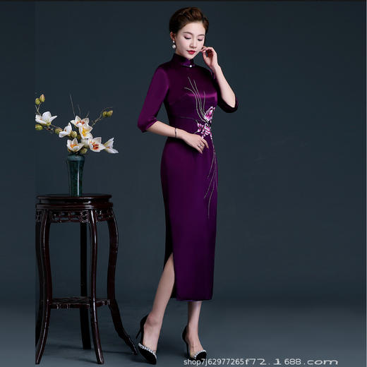 上海旗袍厂LHS-20254婚宴礼服 刺绣喜婆婆结婚大码改良旗袍 年轻款 商品图6