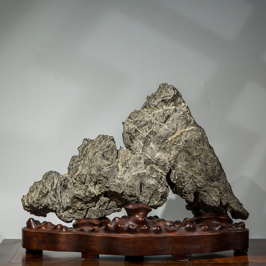 清代 英石山子文房赏石（红木座） 商品图3