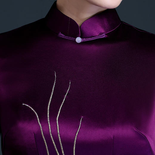 上海旗袍厂LHS-20254婚宴礼服 刺绣喜婆婆结婚大码改良旗袍 年轻款 商品图4