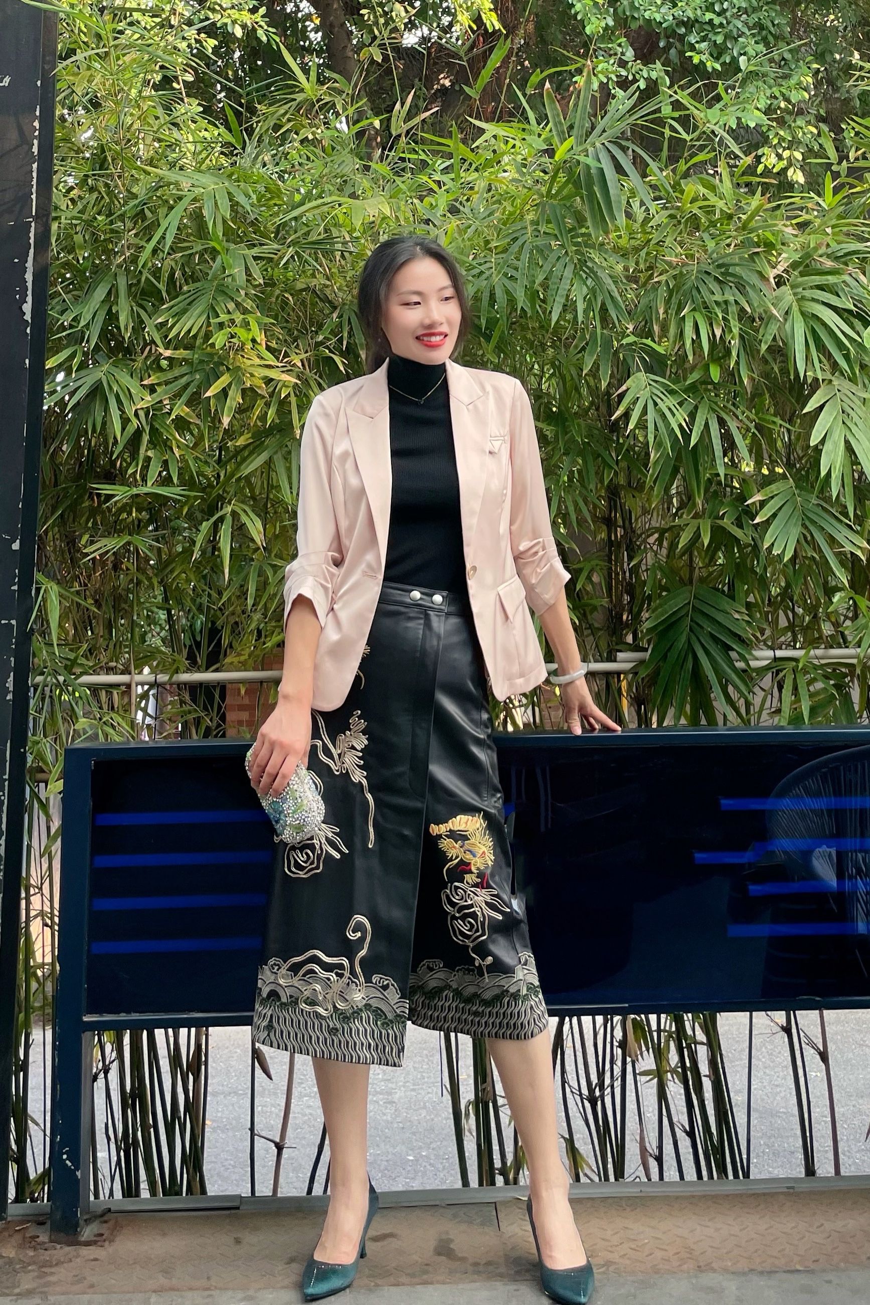 6pb4181--玄青色皮半裙