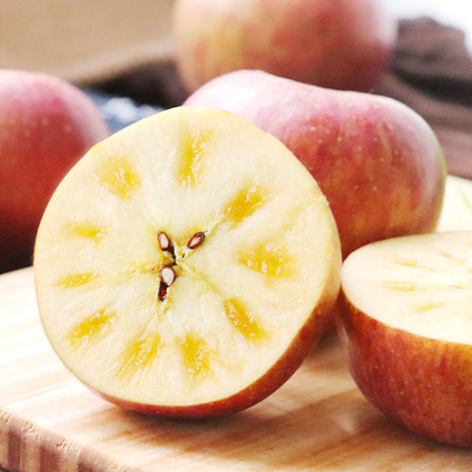 【码帮溯源 济南仓直发】正宗新疆·红旗坡阿克苏冰糖心苹果 10斤装精品大果 新鲜上市 商品图0