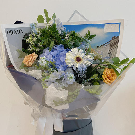 Prada 系列  蓝色焦糖拿铁 · 花束 商品图0