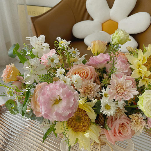 花艺 奶油向日葵 · 提篮 商品图1