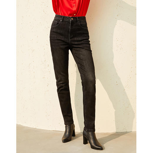 EITIE爱特爱冬季新款时尚简约百搭显瘦黑色修身铅笔裤牛仔裤D2105811 商品图4