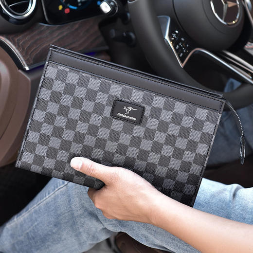 【服饰鞋包】棋盘格子纹手拿包男士手包大容量商务男网红夹包 商品图0